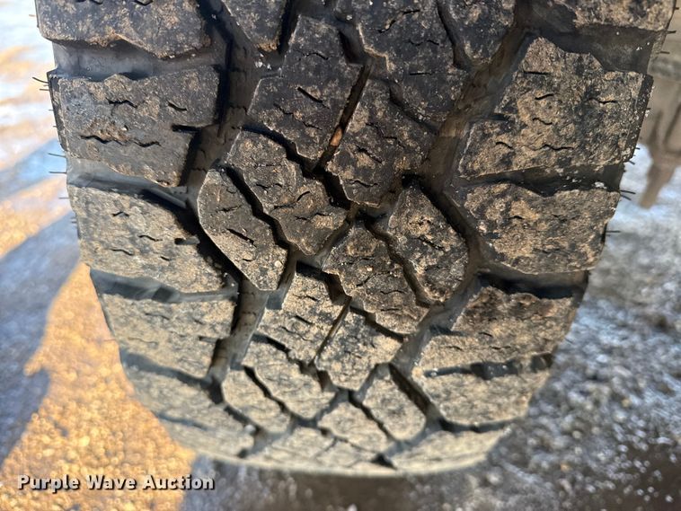 image for item EG2018 2017 Ford F250 Super Duty XL Ext. Cab utility bed pickup truck