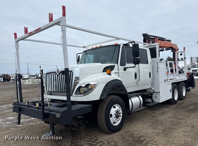 image for item EG2034 2013 International 7600 crane truck
