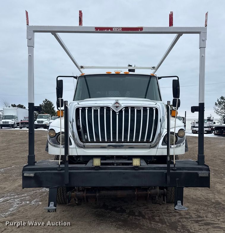 image for item EG2034 2013 International 7600 crane truck