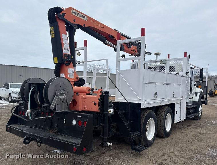 image for item EG2034 2013 International 7600 crane truck