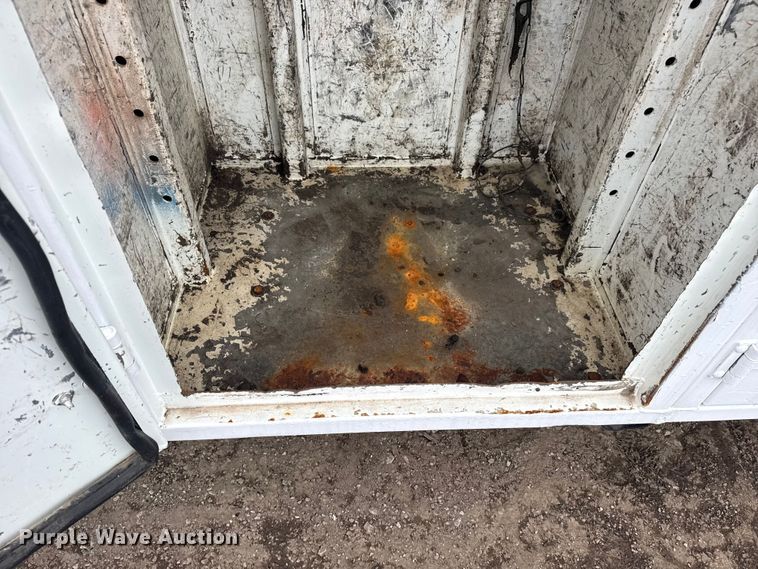 image for item EG2034 2013 International 7600 crane truck