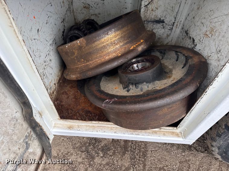 image for item EG2034 2013 International 7600 crane truck