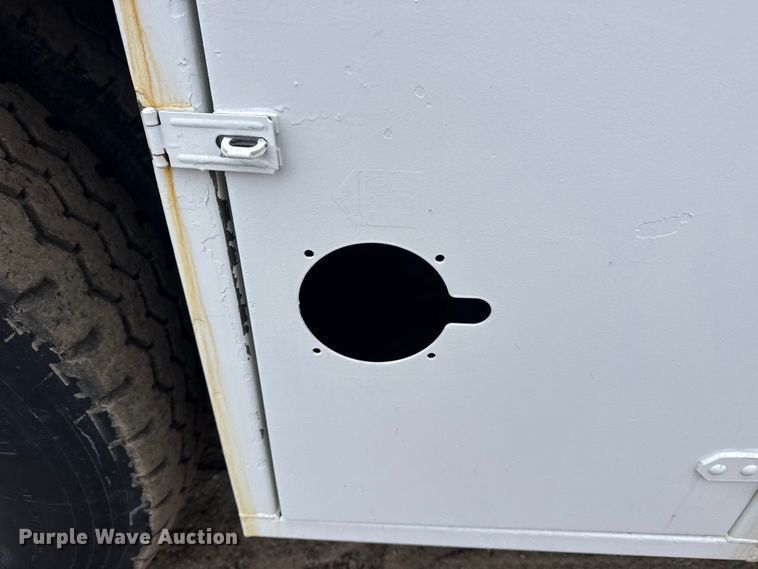 image for item EG2034 2013 International 7600 crane truck