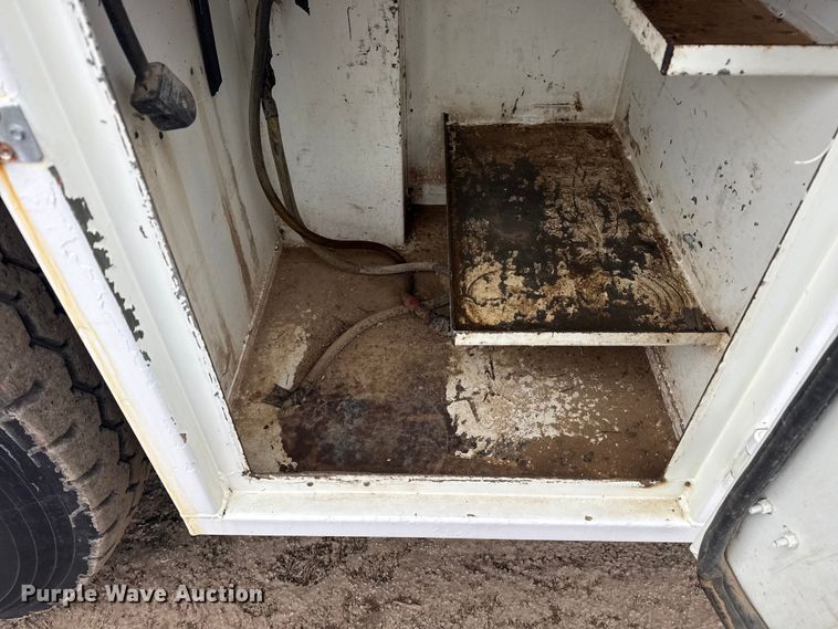 image for item EG2034 2013 International 7600 crane truck