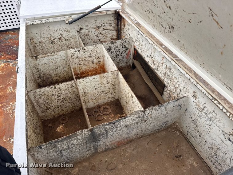 image for item EG2034 2013 International 7600 crane truck