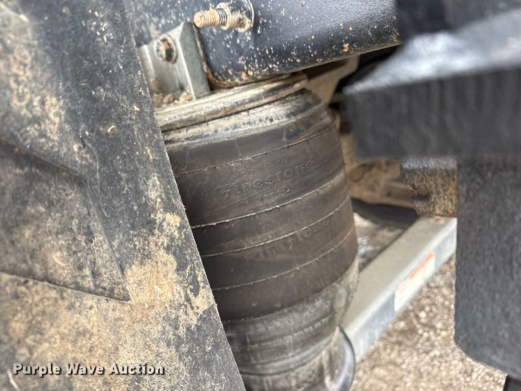 image for item EG2034 2013 International 7600 crane truck