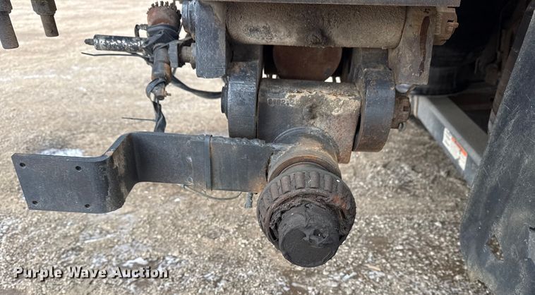 image for item EG2034 2013 International 7600 crane truck