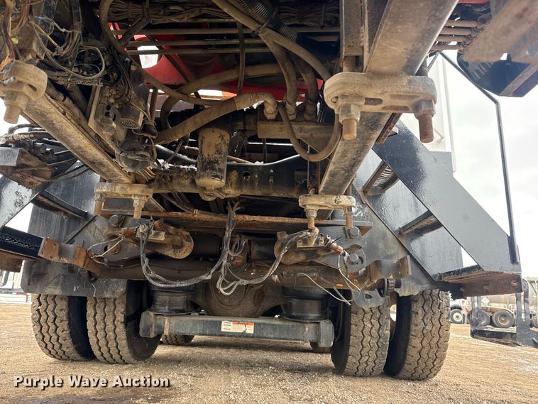 image for item EG2034 2013 International 7600 crane truck