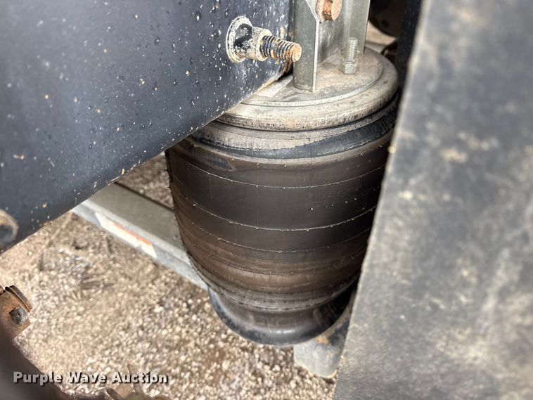 image for item EG2034 2013 International 7600 crane truck