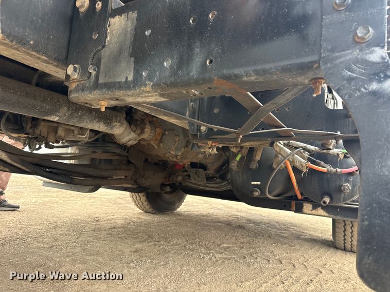 image for item EG2034 2013 International 7600 crane truck