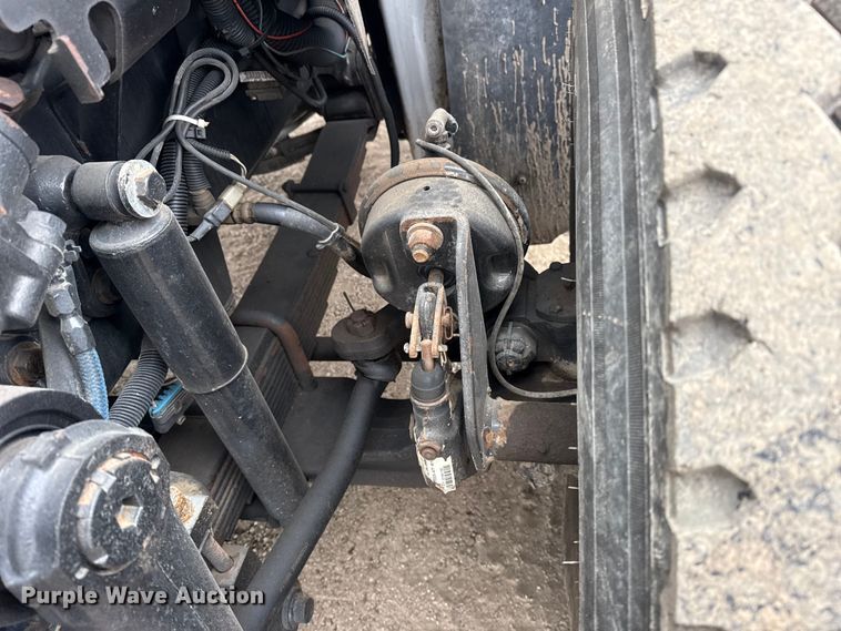 image for item EG2034 2013 International 7600 crane truck