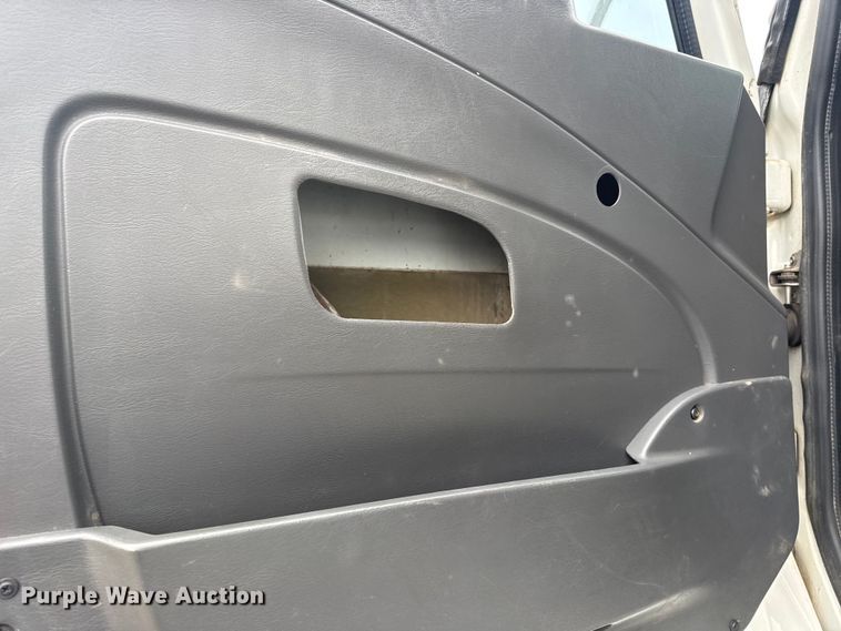 image for item EG2034 2013 International 7600 crane truck