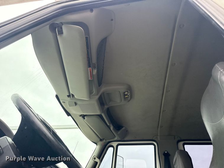 image for item EG2034 2013 International 7600 crane truck