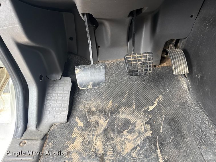 image for item EG2034 2013 International 7600 crane truck