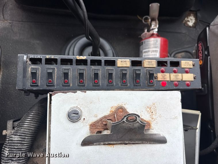 image for item EG2034 2013 International 7600 crane truck