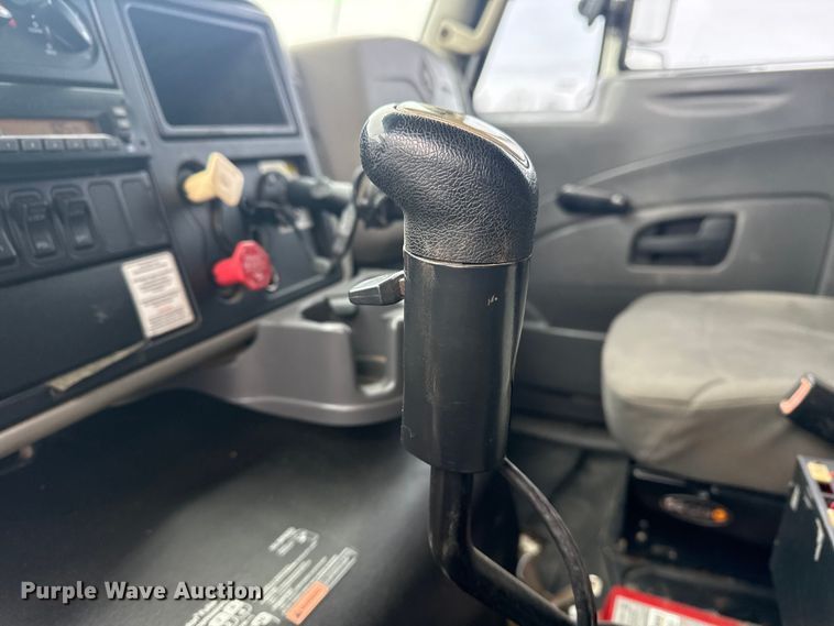 image for item EG2034 2013 International 7600 crane truck