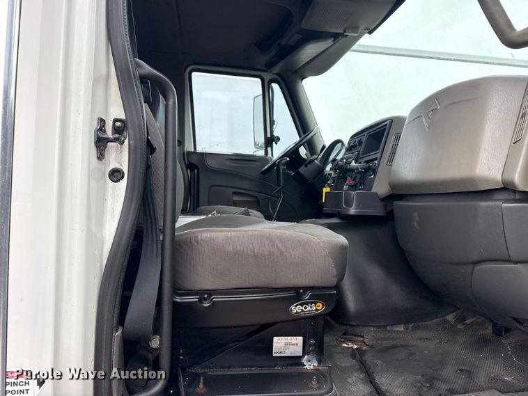 image for item EG2034 2013 International 7600 crane truck