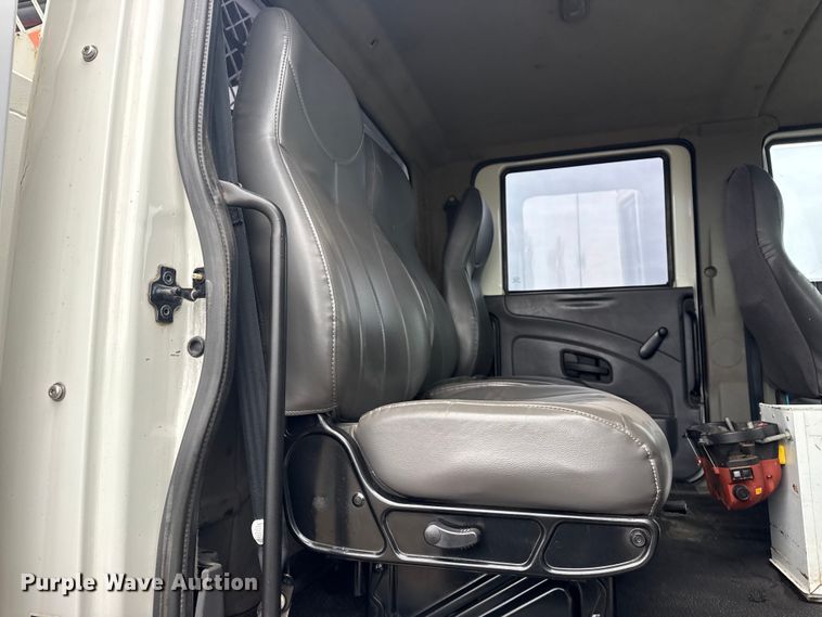 image for item EG2034 2013 International 7600 crane truck