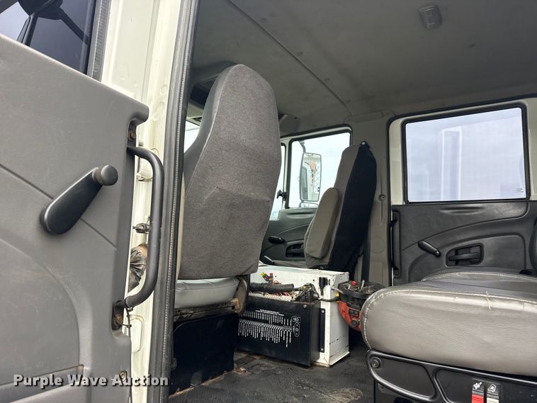 image for item EG2034 2013 International 7600 crane truck