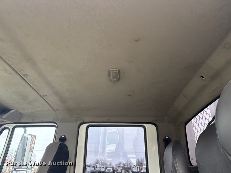 image for item EG2034 2013 International 7600 crane truck