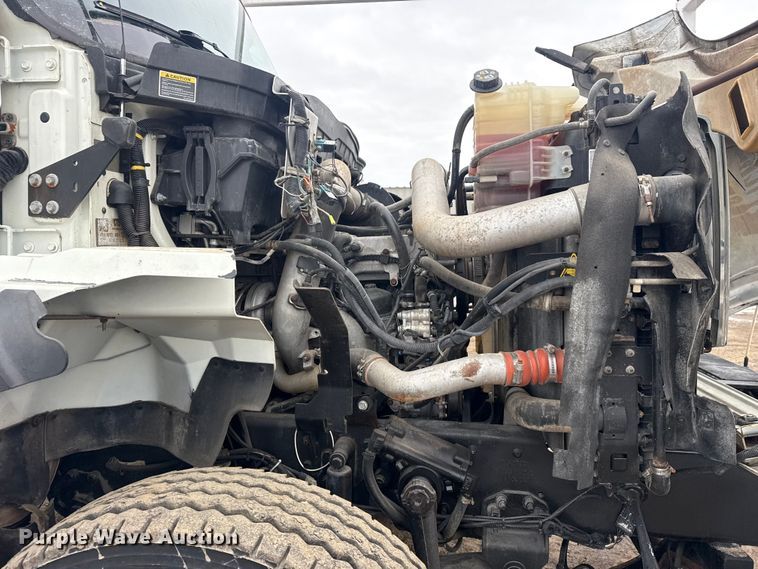 image for item EG2034 2013 International 7600 crane truck