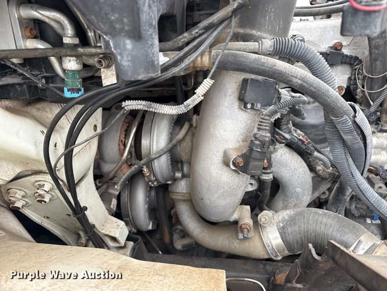 image for item EG2034 2013 International 7600 crane truck