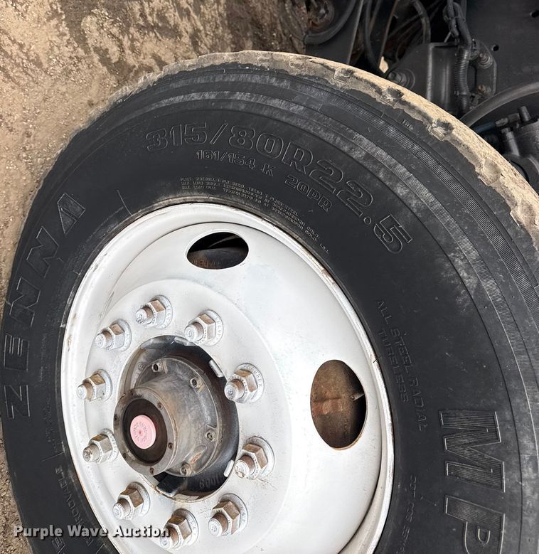 image for item EG2034 2013 International 7600 crane truck