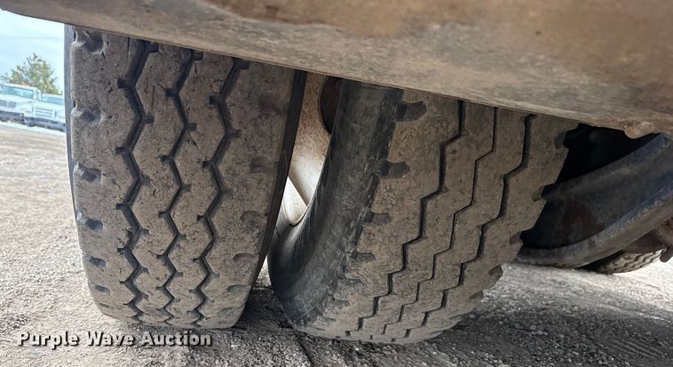 image for item EG2034 2013 International 7600 crane truck