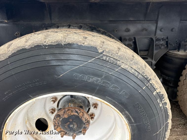 image for item EG2034 2013 International 7600 crane truck