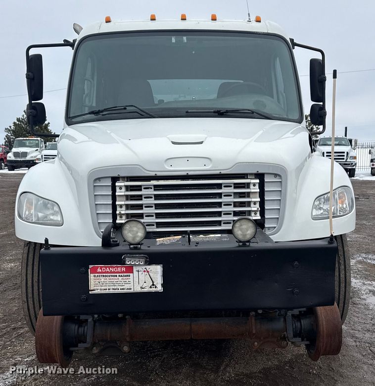 image for item EG2035 2007 Freightliner Business Class M2 crane truck