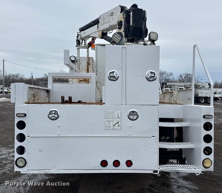 image for item EG2035 2007 Freightliner Business Class M2 crane truck