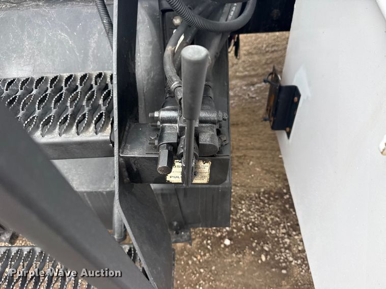 image for item EG2035 2007 Freightliner Business Class M2 crane truck