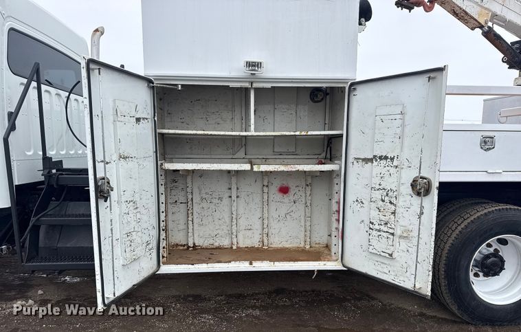 image for item EG2035 2007 Freightliner Business Class M2 crane truck