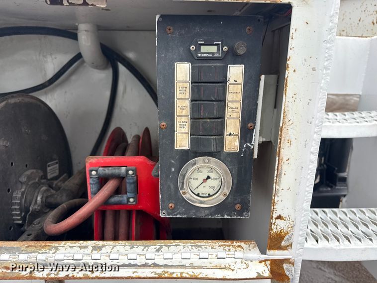 image for item EG2035 2007 Freightliner Business Class M2 crane truck