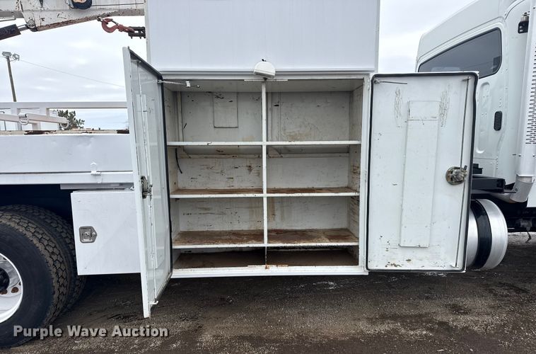 image for item EG2035 2007 Freightliner Business Class M2 crane truck