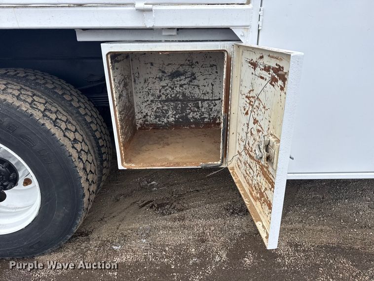 image for item EG2035 2007 Freightliner Business Class M2 crane truck