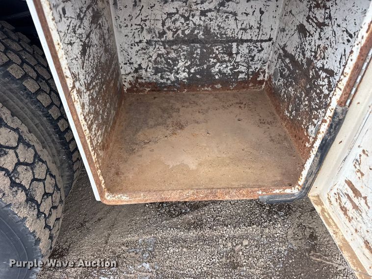 image for item EG2035 2007 Freightliner Business Class M2 crane truck