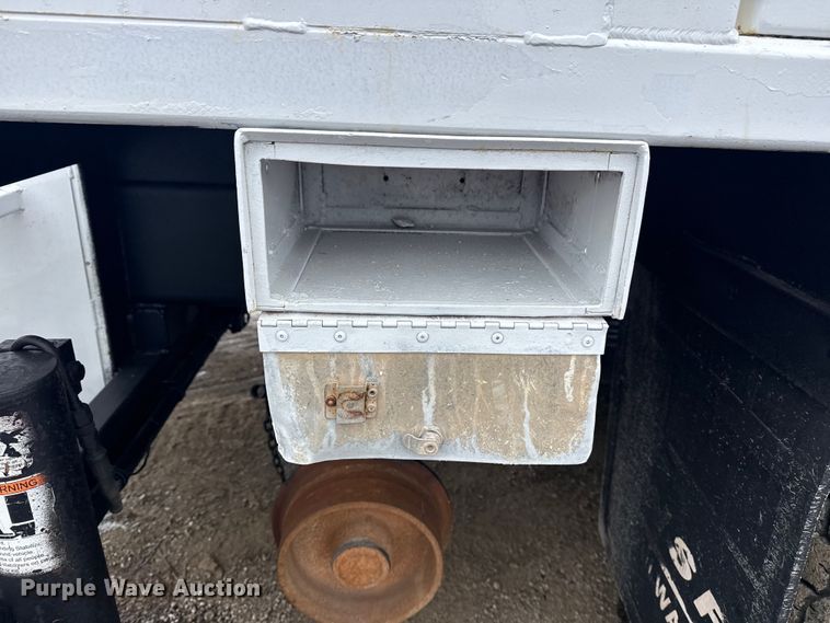 image for item EG2035 2007 Freightliner Business Class M2 crane truck