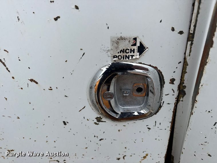 image for item EG2035 2007 Freightliner Business Class M2 crane truck