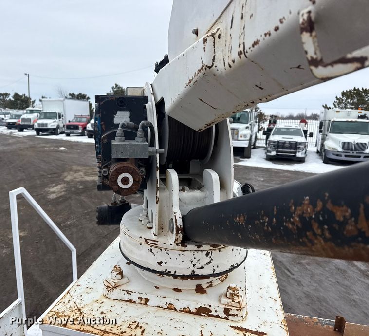 image for item EG2035 2007 Freightliner Business Class M2 crane truck