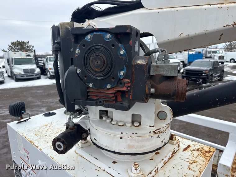 image for item EG2035 2007 Freightliner Business Class M2 crane truck