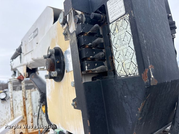 image for item EG2035 2007 Freightliner Business Class M2 crane truck