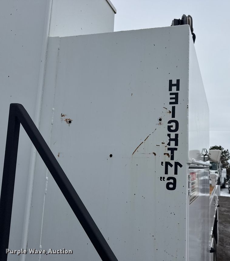 image for item EG2035 2007 Freightliner Business Class M2 crane truck