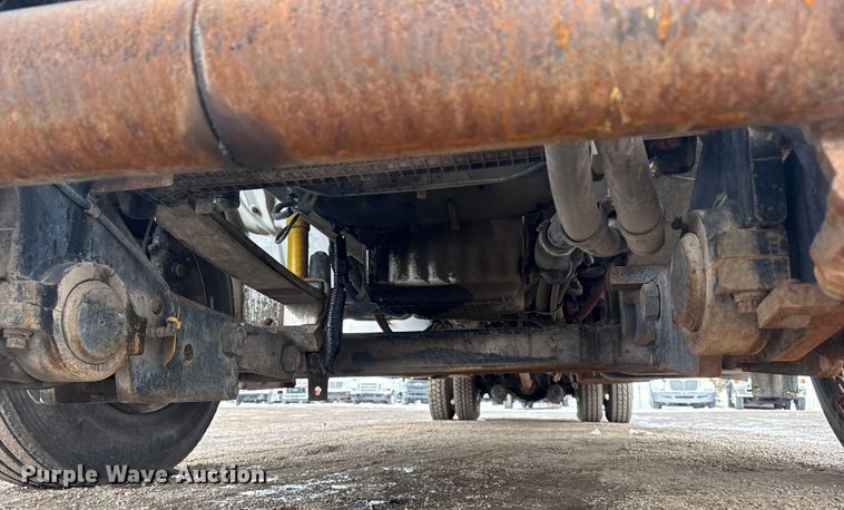 image for item EG2035 2007 Freightliner Business Class M2 crane truck