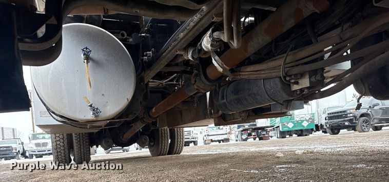 image for item EG2035 2007 Freightliner Business Class M2 crane truck