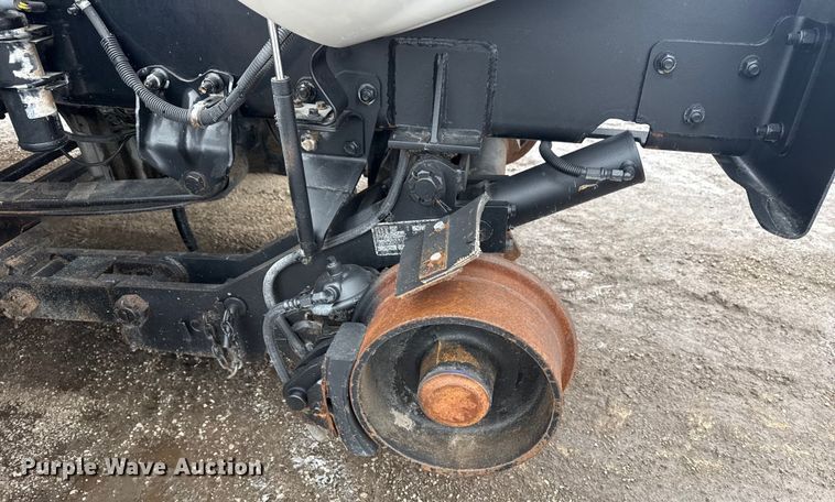 image for item EG2035 2007 Freightliner Business Class M2 crane truck