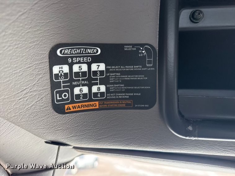 image for item EG2035 2007 Freightliner Business Class M2 crane truck