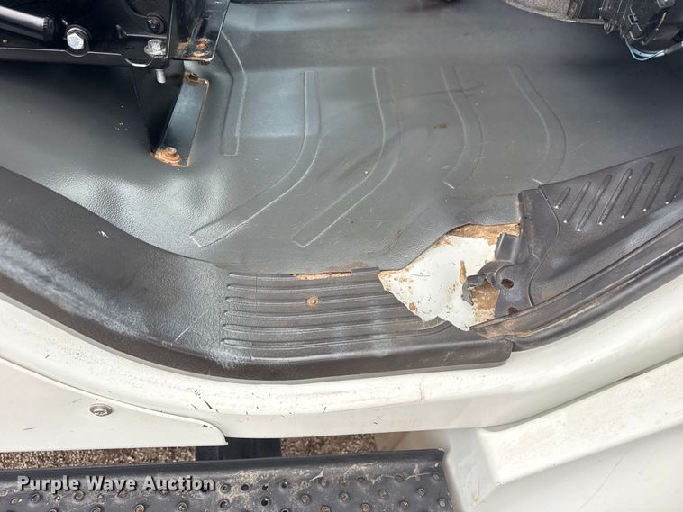 image for item EG2035 2007 Freightliner Business Class M2 crane truck