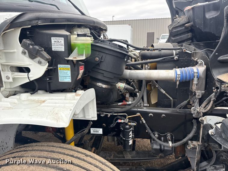 image for item EG2035 2007 Freightliner Business Class M2 crane truck