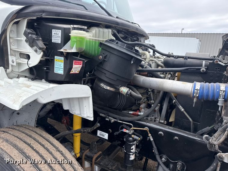 image for item EG2035 2007 Freightliner Business Class M2 crane truck